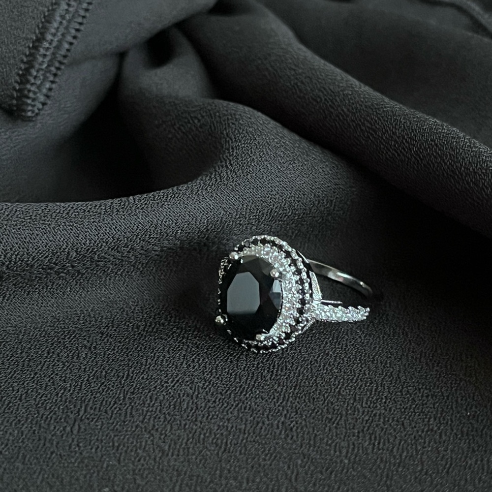 Black stone ring silver-plated size 7 - Picture 5 of 5